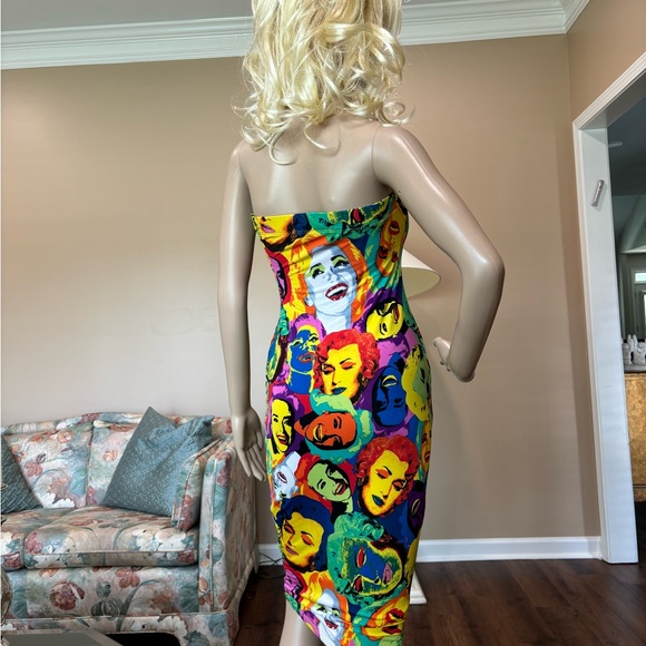 SIZZLING, SEXY, & STUNNING SUMMER DRESS IN MINT CONDITION. - Picture 4 of 8